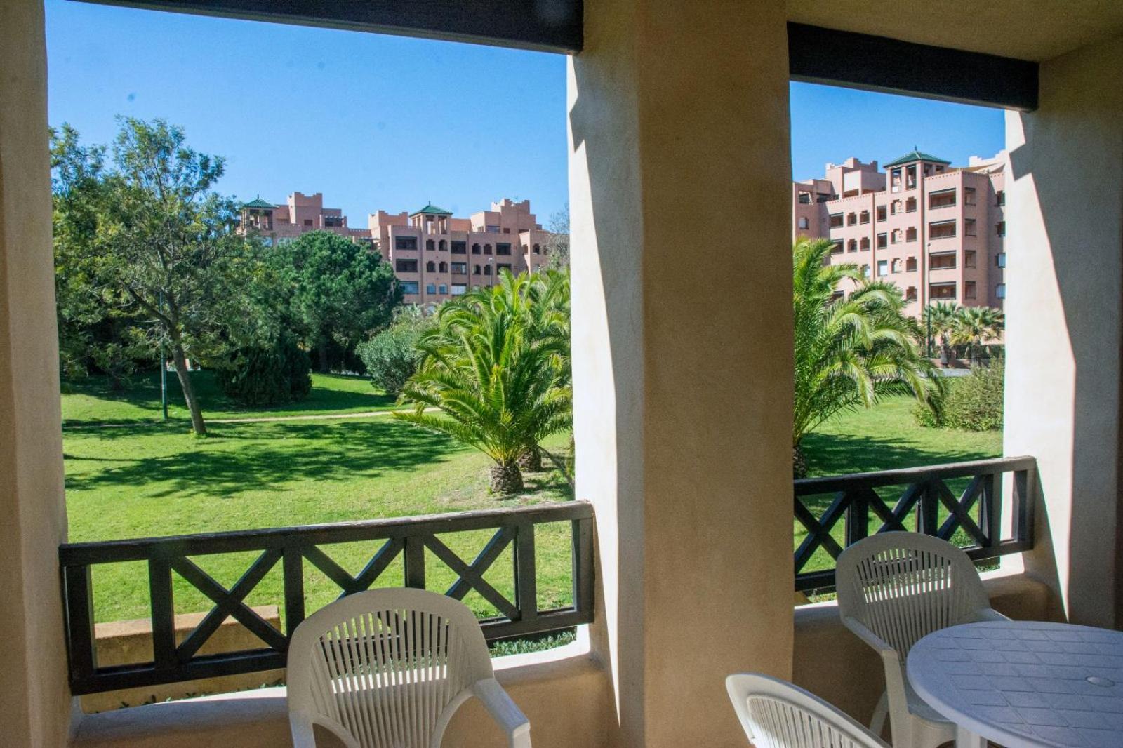 Vista Jardin En Urb. Jardines De Isla Canela. Buitenkant foto